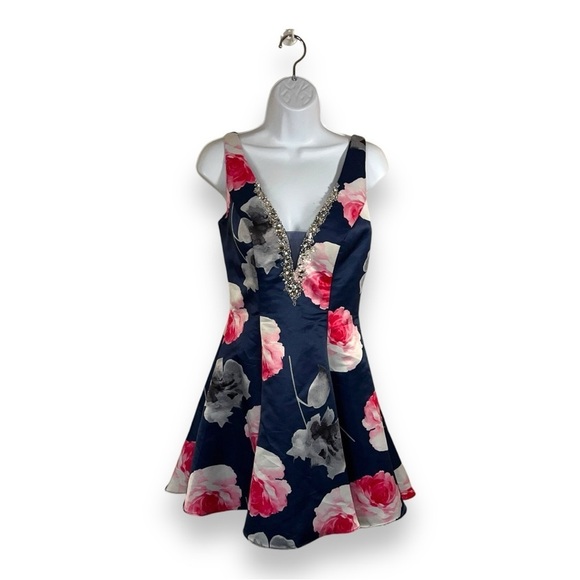 SIZE 4 GLAMOUR BY TERANI COUTURE FORMAL DRESS ALINE BLUE FLORAL GEMSTONE - Picture 3 of 15